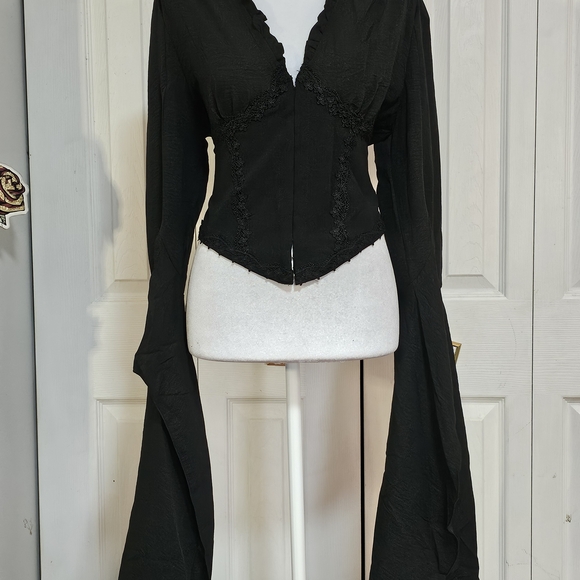 🦇 Dreamy Gothic Ethereal Bell-Sleeve Top 🦇 - Picture 4 of 8